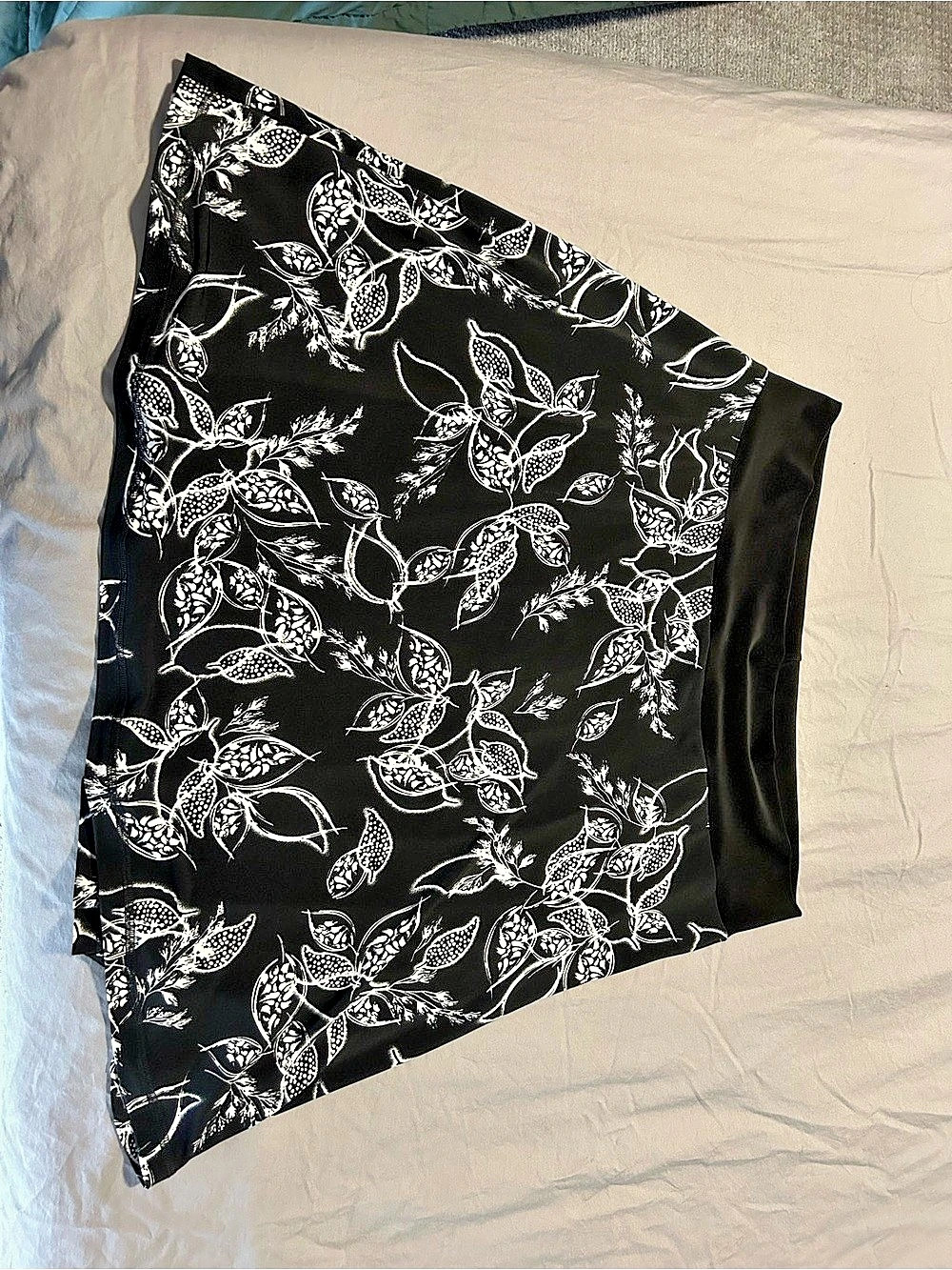 Chacal Floral Mini Skirt in Black & White Like New